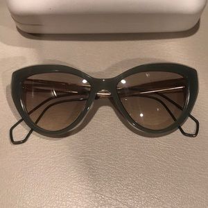 🌞Miu Miu Cat Eye Sunnies🌞